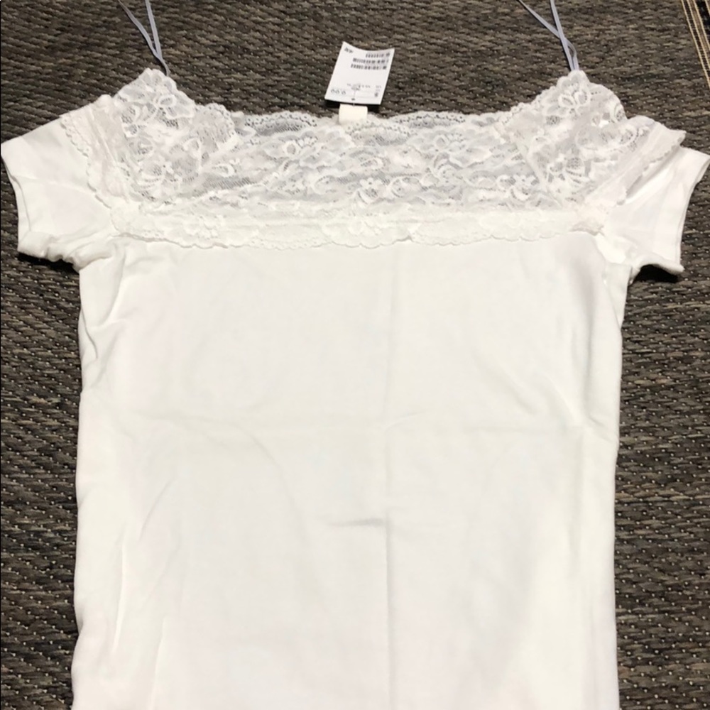 H&M lace top tee